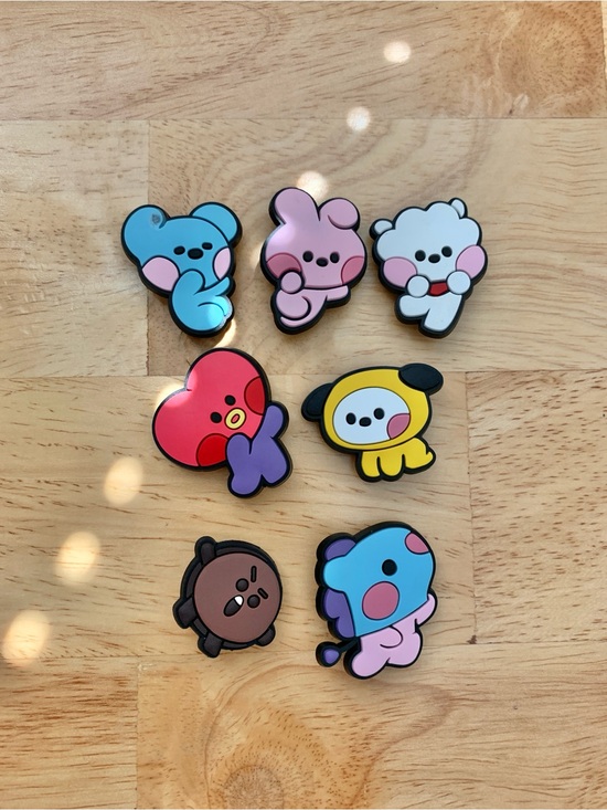 Shoes - 7pcs BT21 BTS Baby Line Friends Tata Chimmy Cooky RJ Shooky Mang Koya Shoe Charm